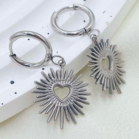 “Radiant Sacred Heart” of Jesus Immaculate Mary Burst Explode Catholic Earrings - Picture 9 of 16